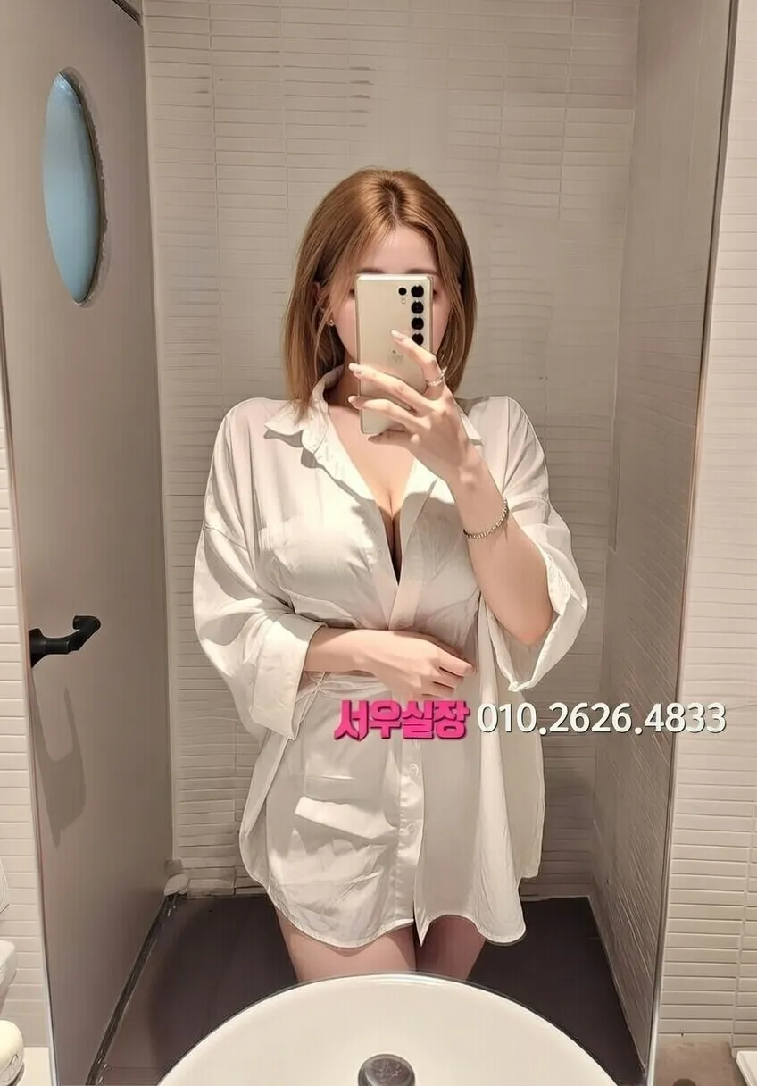 프리미엄 파트너 프로필 1 - 다양한 스타일의 매력적인 파트너